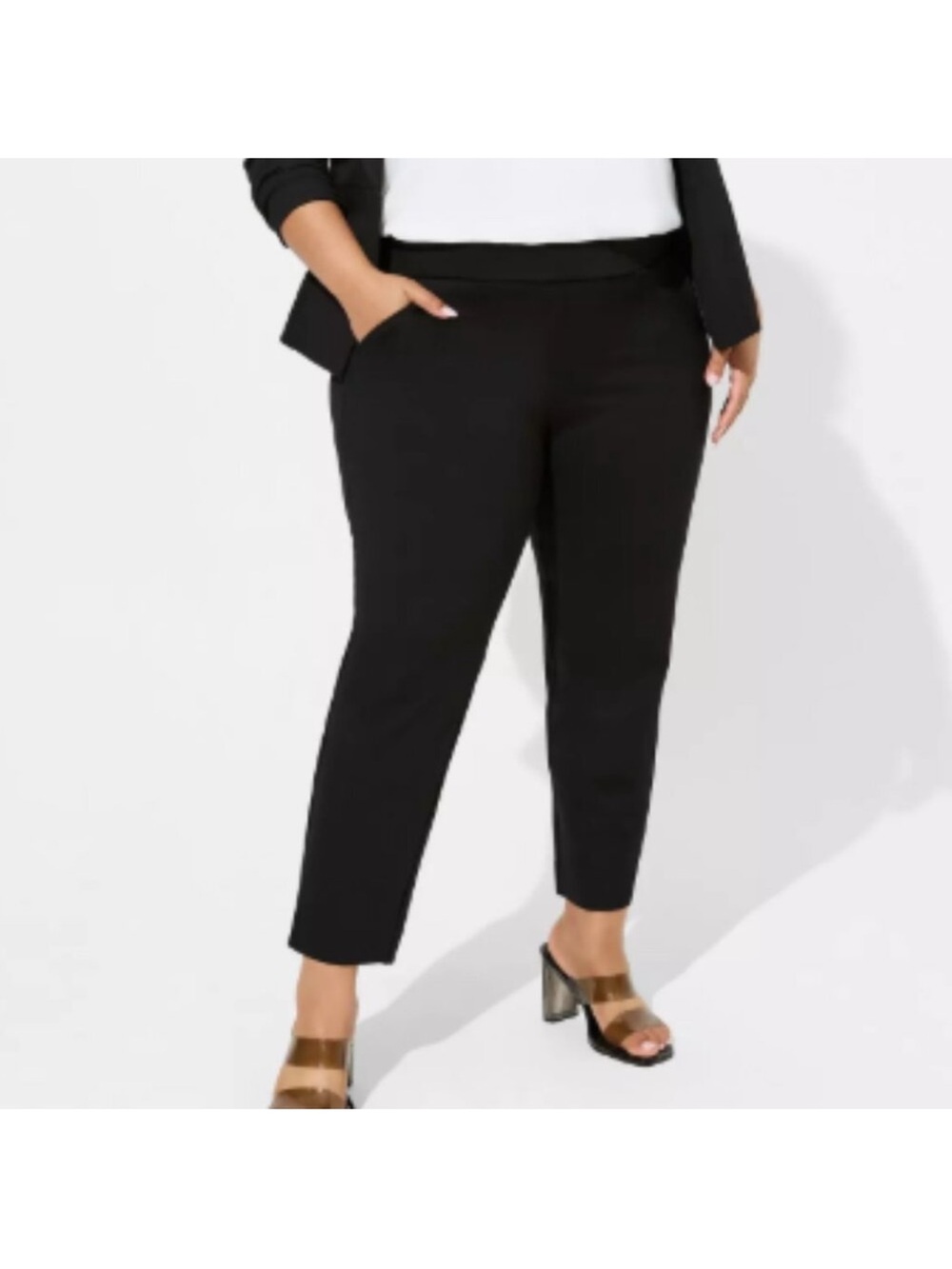 torrid Black Pull-On Ponte Crop Pants taper leg sz 0 short 12 pockets ankle